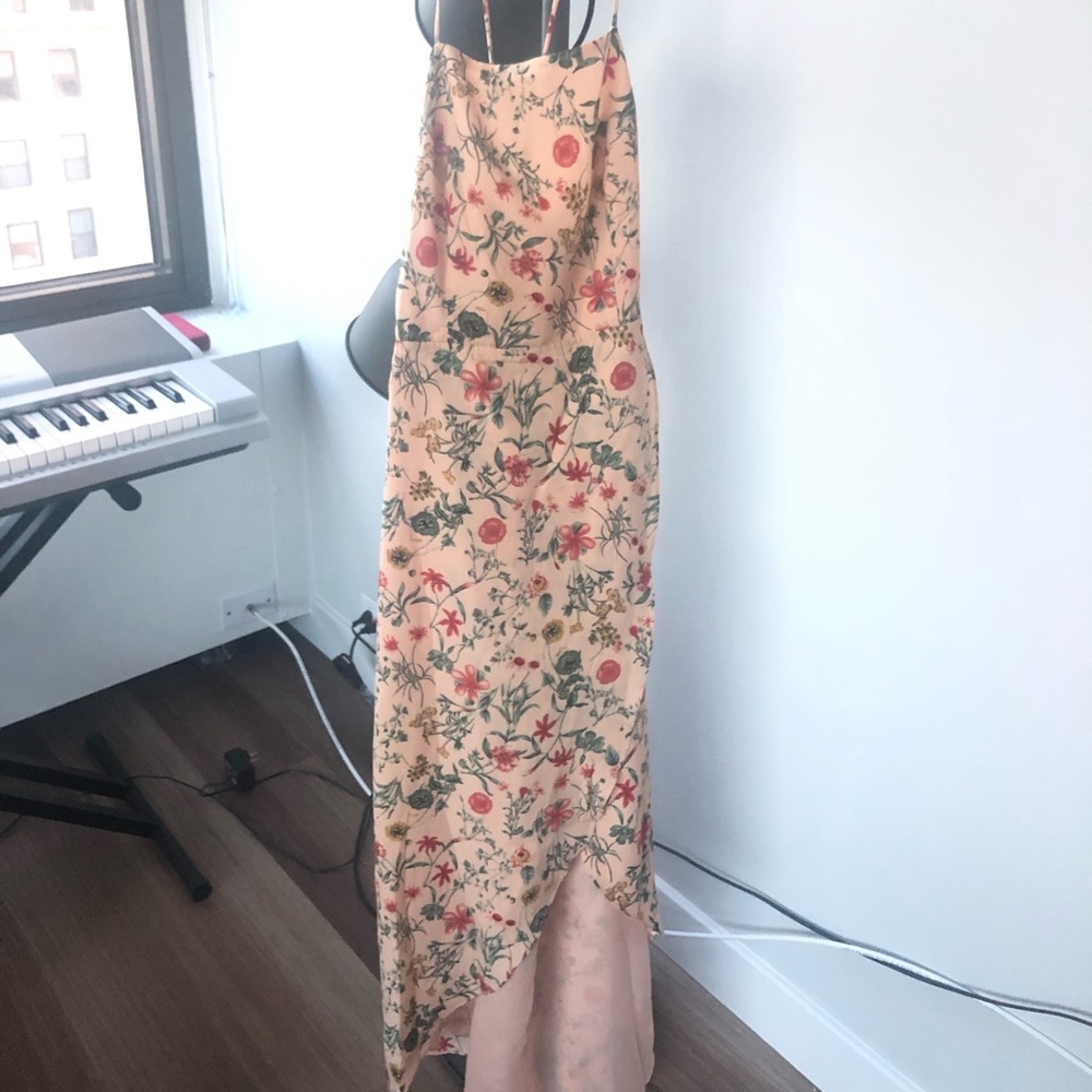 Boutique XOMandysue. Beautiful high low dress - Picture 5 of 5